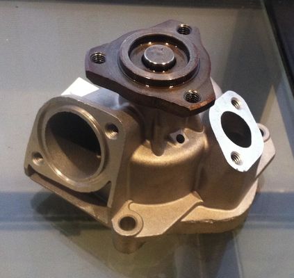 025121010F Resistencia al desgaste de la bomba de agua del motor para el autobús VW CARAVELLE T3