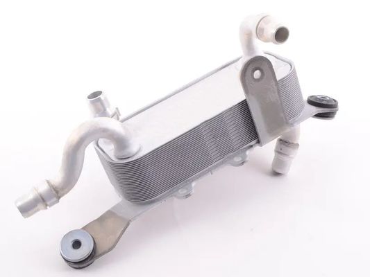 17217628058 Partes del motor Refrigerador de aceite
